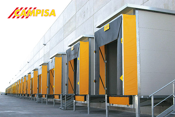 Campisa sectional doors to seal the loading points